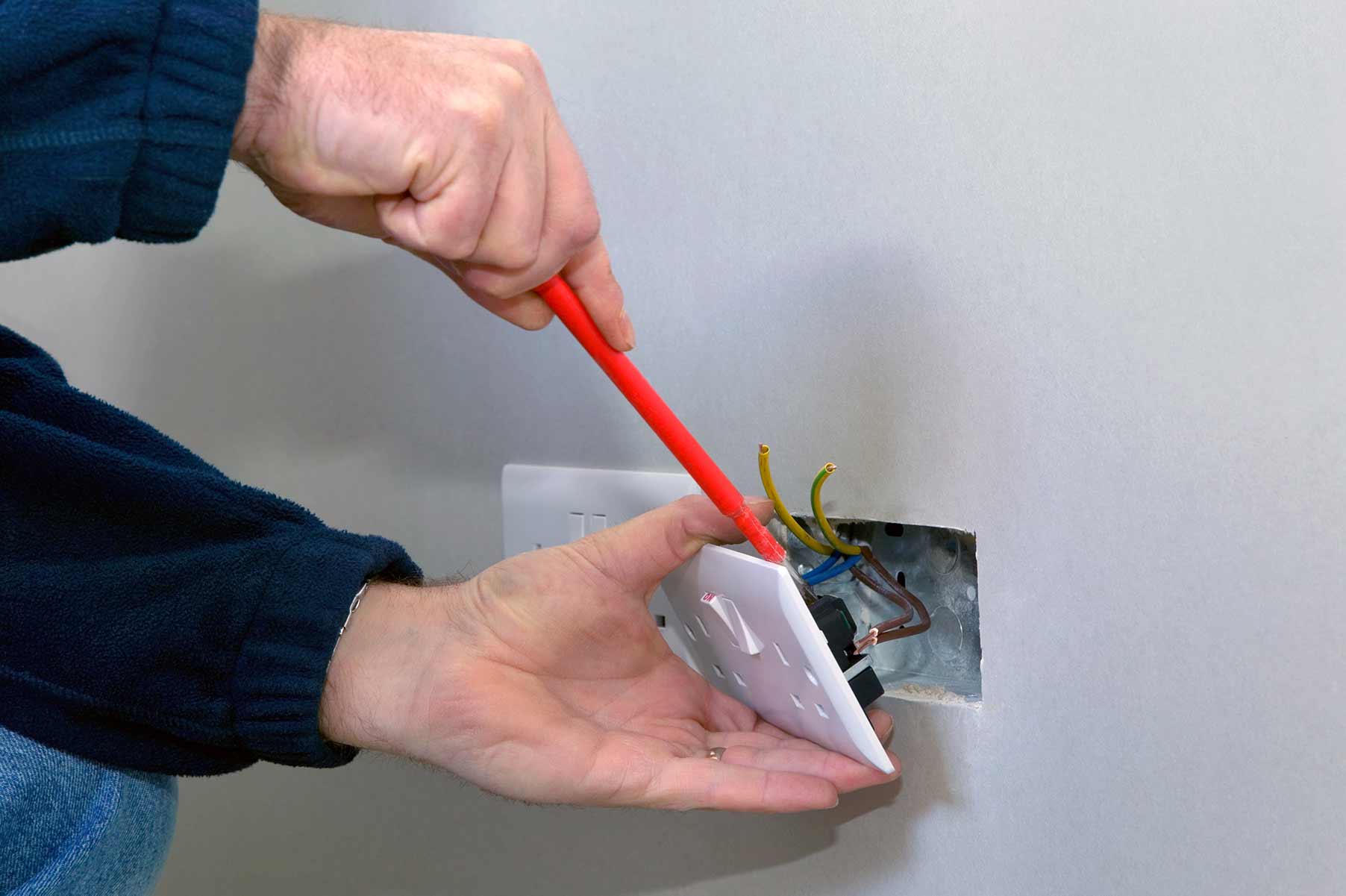 Our electricians can install plug sockets for domestic and commercial proeprties in Margate and the local area. 